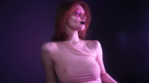 Snapshot of ginger_hugs chatting on February 19, 10:20 pm im expecting 350 thumbs up on my altar online show from February 19, 10:20 pm