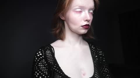 Snapshot of ginger_hugs chatting on February 20, 10:04 pm im expecting 350 thumbs up on my altar online show from February 20, 10:04 pm