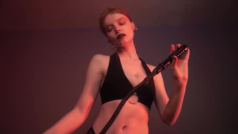 Snapshot of ginger_hugs chatting on February 22, 10:09 pm im expecting 350 thumbs up on my altar online show from February 22, 10:09 pm