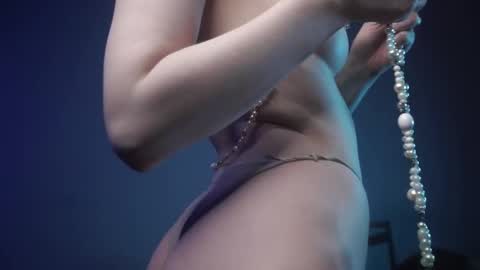 Snapshot of ginger_hugs chatting on February 24, 1:13 am im expecting 350 thumbs up on my altar online show from February 24, 1:13 am