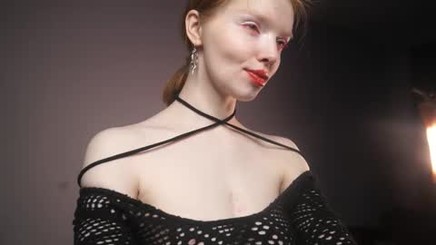 Snapshot of ginger_hugs chatting on March 11, 10:09 pm im expecting 350 thumbs up on my altar online show from March 11, 10:09 pm