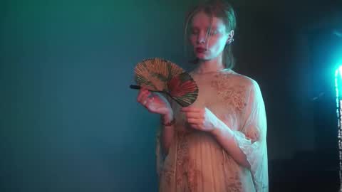 Snapshot of ginger_hugs chatting on September 19, 10:10 pm im expecting 350 thumbs up on my altar online show from September 19, 10:10 pm