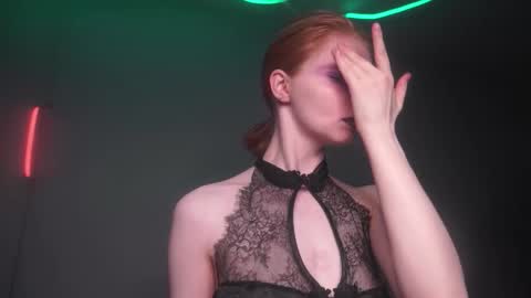 Snapshot of ginger_hugs chatting on September 20, 10:00 pm im expecting 350 thumbs up on my altar online show from September 20, 10:00 pm