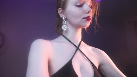 Snapshot of ginger_hugs chatting on October 24, 10:17 pm im expecting 350 thumbs up on my altar online show from October 24, 10:17 pm