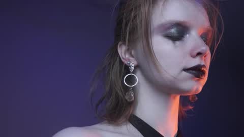 Snapshot of ginger_hugs chatting on November 2, 10:12 pm im expecting 350 thumbs up on my altar online show from November 2, 10:12 pm