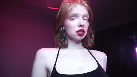 Snapshot of ginger_hugs chatting on November 7, 10:10 pm im expecting 350 thumbs up on my altar online show from November 7, 10:10 pm