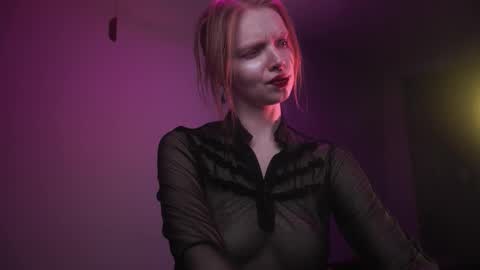 Snapshot of ginger_hugs chatting on November 28, 10:12 pm im expecting 350 thumbs up on my altar online show from November 28, 10:12 pm