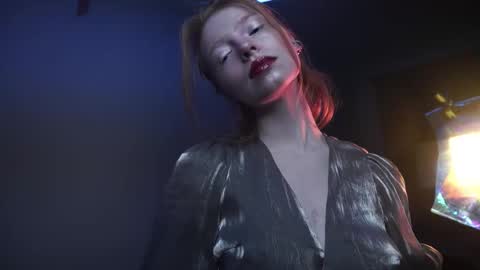 Snapshot of ginger_hugs chatting on December 1, 10:15 pm im expecting 350 thumbs up on my altar online show from December 1, 10:15 pm