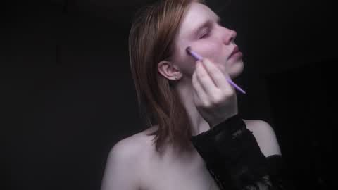 Snapshot of ginger_hugs chatting on December 4, 10:07 pm im expecting 350 thumbs up on my altar online show from December 4, 10:07 pm