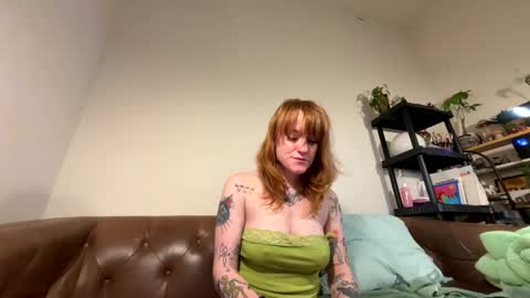 gingerbredbabe7 online show from March 30, 2:34 am