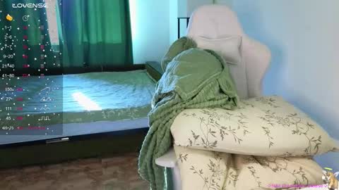 Snapshot of gingercute17 chatting on March 17, 5:22 am gingercute17 online show from March 17, 5:22 am