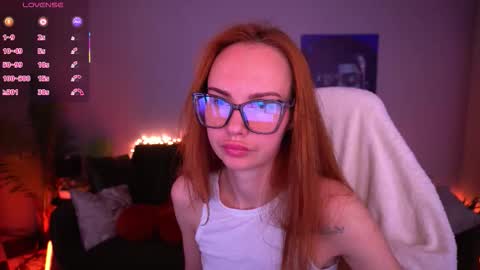 Snapshot of gingergazee chatting on March 30, 5:19 am GinegerGazee online show from March 30, 5:19 am