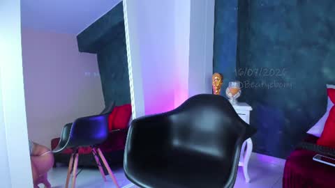 Ginger online show from July 16, 7:20 pm