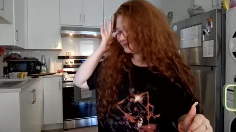 gingerprincess555 online show from September 22, 11:40 pm