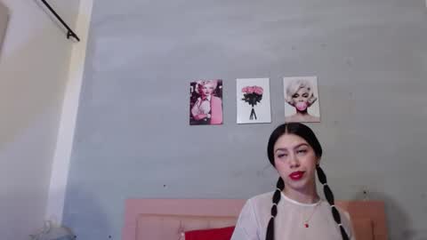 ginnifer_goodwin online show from October 18, 12:17 pm