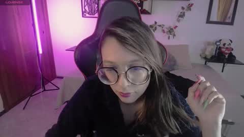 Snapshot of ginny11_ chatting on March 17, 12:30 pm ginny11_ online show from March 17, 12:30 pm