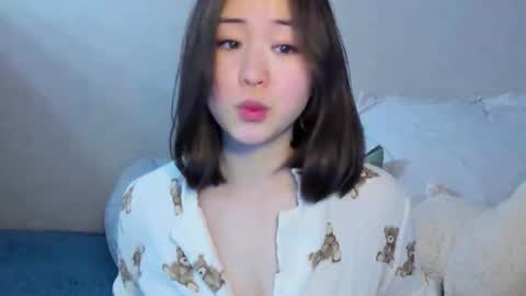 Snapshot of ginnycherry chatting on April 18, 1:53 am Ginny online show from April 18, 1:53 am