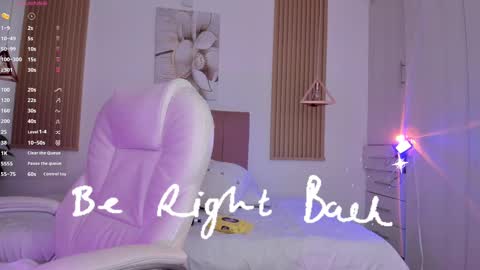 Kendall online show from February 13, 5:11 pm