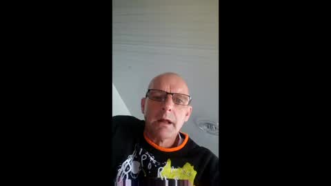 Snapshot of gino070 chatting on May 3, 2:56 pm gino070 online show from May 3, 2:56 pm