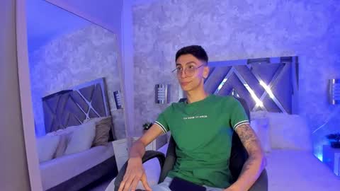 Snapshot of gio_carangi chatting on February 18, 4:08 am Gio Carangi online show from February 18, 4:08 am