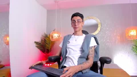 Gio Carangi online show from June 24, 3:16 am