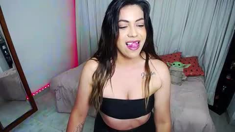 Giorgia online show from October 25, 12:40 am