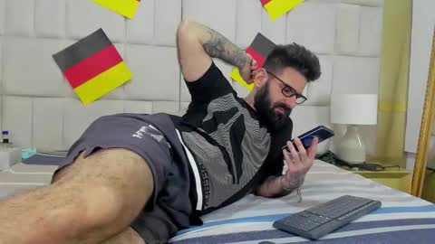 Snapshot of gio_lorenz chatting on October 1, 1:17 pm gio_lorenz online show from October 1, 1:17 pm