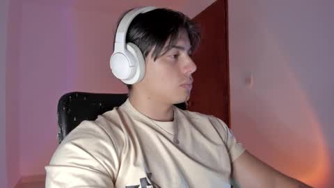 Snapshot of gio_russo chatting on February 26, 10:20 pm GioRusso online show from February 26, 10:20 pm