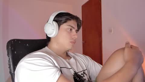 Snapshot of gio_russo chatting on March 12, 5:41 pm GioRusso online show from March 12, 5:41 pm