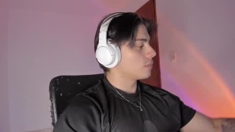 Snapshot of gio_russo chatting on March 17, 3:22 am GioRusso online show from March 17, 3:22 am