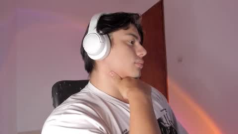 Snapshot of gio_russo chatting on March 27, 5:34 pm GioRusso online show from March 27, 5:34 pm
