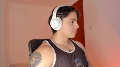 Snapshot of gio_russo chatting on April 13, 2:22 pm GioRusso online show from April 13, 2:22 pm