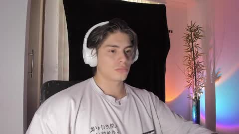 Snapshot of gio_russo chatting on May 6, 10:37 pm GioRusso online show from May 6, 10:37 pm