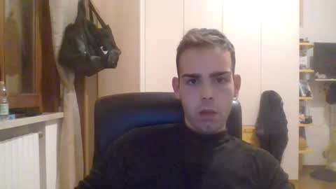 Snapshot of gionnylove chatting on December 4, 5:43 pm gionnylove online show from December 4, 5:43 pm