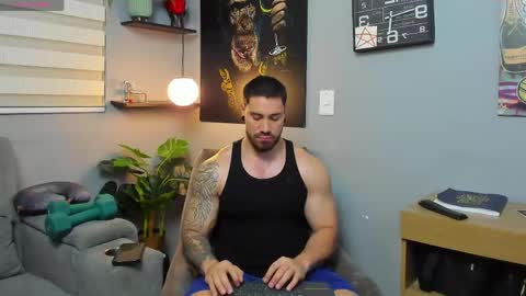 Snapshot of giorgio_leone2 chatting on April 14, 12:38 am Giorgio leone online show from April 14, 12:38 am