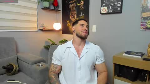 Snapshot of giorgio_leone2 chatting on April 19, 11:18 pm Giorgio leone online show from April 19, 11:18 pm