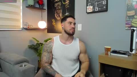 Snapshot of giorgio_leone2 chatting on April 21, 6:44 pm Giorgio leone online show from April 21, 6:44 pm