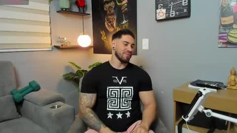 Snapshot of giorgio_leone2 chatting on April 28, 12:42 am Giorgio leone online show from April 28, 12:42 am