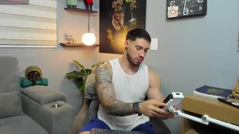 Snapshot of giorgio_leone2 chatting on May 5, 11:13 pm Giorgio leone online show from May 5, 11:13 pm