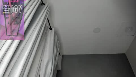 Snapshot of giovanna_oliveira chatting on October 7, 5:48 am Giovanna online show from October 7, 5:48 am