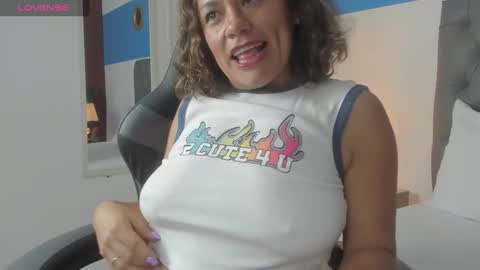 Snapshot of gipsela_gomez chatting on January 21, 8:21 pm G I S E P L A online show from January 21, 8:21 pm