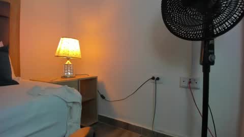 Snapshot of gipsela_gomez chatting on March 4, 10:27 pm G I S E P L A online show from March 4, 10:27 pm