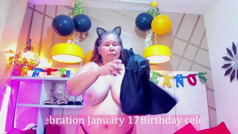 Girl Amada online show from January 16, 5:00 am