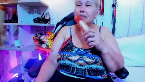 Girl Amada online show from February 12, 9:42 am