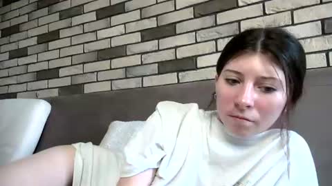 girl_cute007 online show from June 14, 5:15 pm