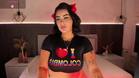 GIRL GRAY online show from June 17, 7:59 pm