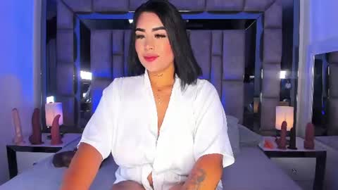 GIRL GRAY online show from June 22, 7:11 pm