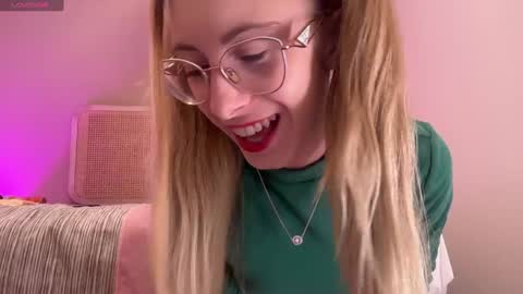 Nikki online show from December 23, 5:11 pm