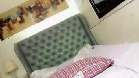 urGIRL online show from January 7, 1:46 pm