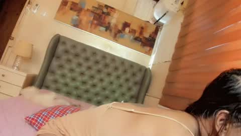 urGIRL online show from June 20, 11:40 pm